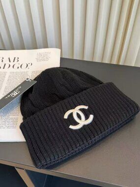✨CHANEL black knit hat✨